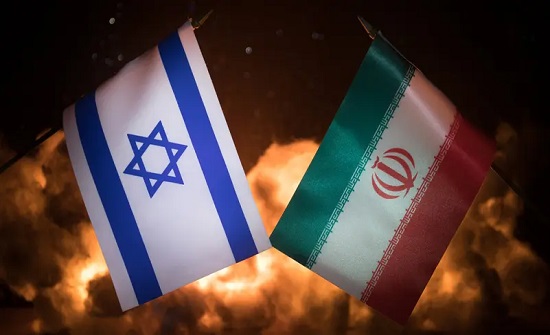 وسط جمود المفاوضات.. إيران تلوّح بالنووي وإسرائيل بعمل عسكري وسط جمود المفاوضات.. إيران تلوّح بالنووي وإسرائيل بعمل عسكري