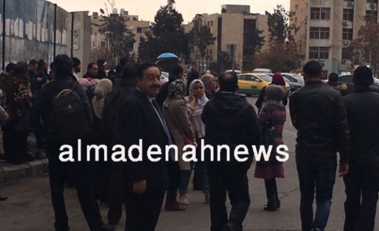 صورة : النائب جمال قمو يذهب إلى المجلس بالباص ويعود بالباص ( لماذا ) صورة : النائب جمال قمو يذهب إلى المجلس بالباص ويعود بالباص ( لماذا )