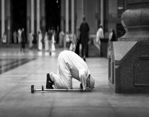 هل تجوز الصلاة بالحذاء؟.. أمين الفتوى يوضح هل تجوز الصلاة بالحذاء؟.. أمين الفتوى يوضح