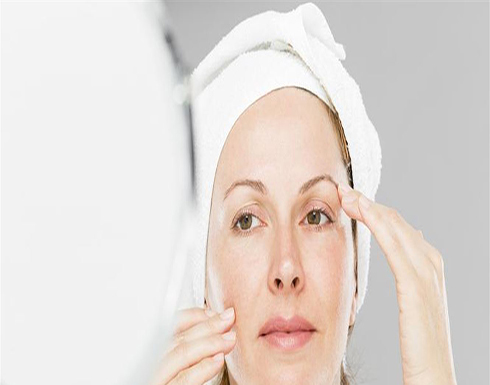 طرف العناية ببشرتك بعد سنّ الأربعين طرف العناية ببشرتك بعد سنّ الأربعين