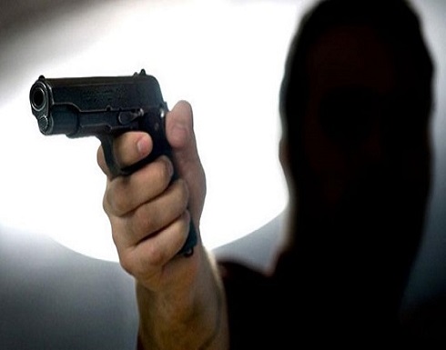 ضبط شخصين سلبا مبلغاً مالياً تحت التهديد من صيدلية في ضاحية الرشيد ضبط شخصين سلبا مبلغاً مالياً تحت التهديد من صيدلية في ضاحية الرشيد