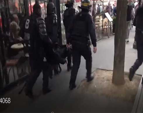 شاهد : اشتباكات عنيفة بين الشرطة ومحتجين على قيود كورونا في باريس شاهد : اشتباكات عنيفة بين الشرطة ومحتجين على قيود كورونا في باريس