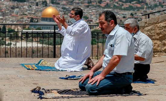 غضب فلسطيني لاستهداف الاحتلال مآذن الأقصى ومنع الأذان غضب فلسطيني لاستهداف الاحتلال مآذن الأقصى ومنع الأذان