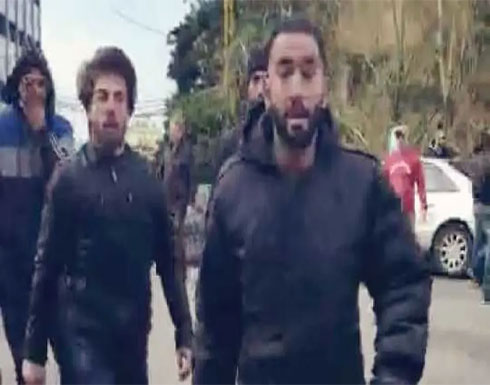 شاهد : اعتداء على المتظاهرين بالقرب من مجلس الجنوب اللبناني شاهد : اعتداء على المتظاهرين بالقرب من مجلس الجنوب اللبناني
