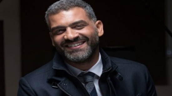 بالفيديو.. هاني عادل حافي القدمين أثناء حفل زفافه بالفيديو.. هاني عادل حافي القدمين أثناء حفل زفافه