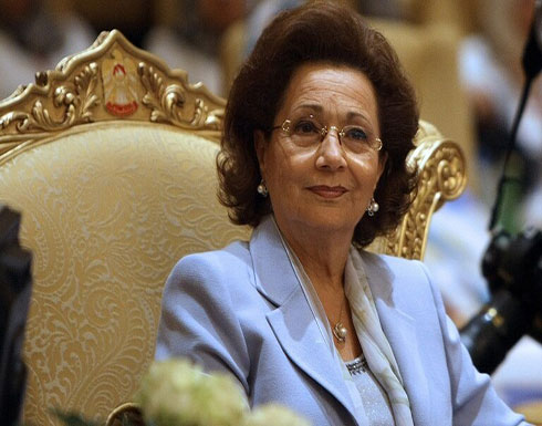 سوزان مبارك تنعى زوجها الرئيس المصري السابق حسني مبارك سوزان مبارك تنعى زوجها الرئيس المصري السابق حسني مبارك