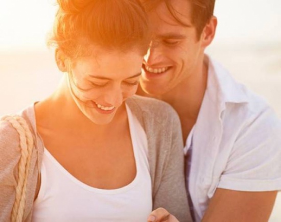9 أشياء تجذب الرجل من النظرة الأولى 9 أشياء تجذب الرجل من النظرة الأولى