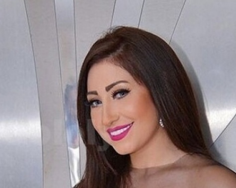 بوسي لوالدها: إنسى يا محمد يا شعبان إن ليك بنت بوسي لوالدها: إنسى يا محمد يا شعبان إن ليك بنت