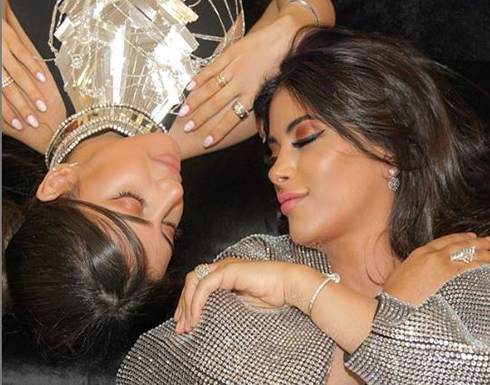 بالصور : دانييلا سمعان زوجة فابريغاس وابنتها لن تعرفوا من البنت ومن الام