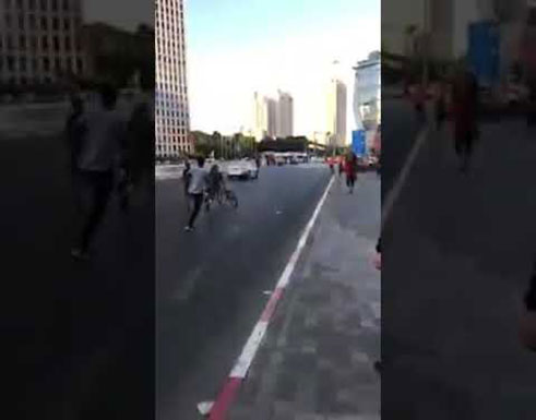 شاهد : الاثيوبيون الغاضبون يغلقون شوارع تل ابيب وحيفا واعمال شغب واسعة شاهد : الاثيوبيون الغاضبون يغلقون شوارع تل ابيب وحيفا واعمال شغب واسعة