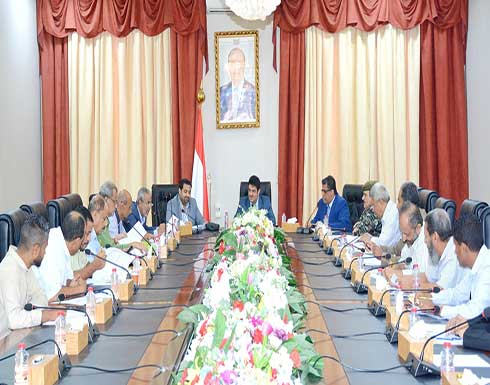 الحكومة اليمنية تدعو الانتقالي الجنوبي إلى إيقاف "التجاوزات" الحكومة اليمنية تدعو الانتقالي الجنوبي إلى إيقاف "التجاوزات"
