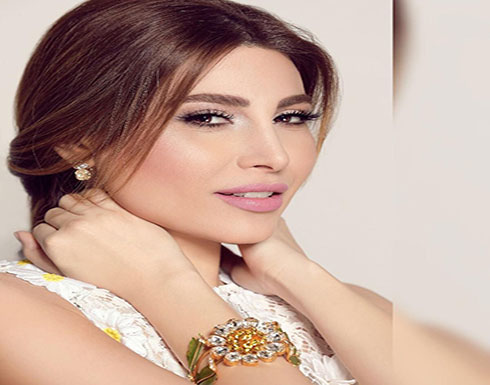 بـ فستان أسود مفتوح على الساق.. يارا تخطف الأنظار بإطلالة أميرات في العيد.. شاهد بـ فستان أسود مفتوح على الساق.. يارا تخطف الأنظار بإطلالة أميرات في العيد.. شاهد