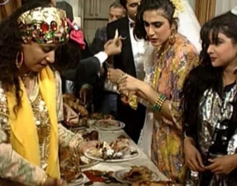 بصورة له مع عائلته .. كيف تغير شكل ” خضير ” بطل مسلسل لن أعيش في جلباب أبي بعد 25 عاما ؟